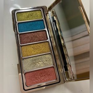 Confident Energy eyeshadow palette